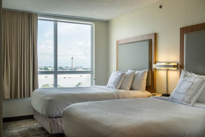 Room 21 of 37