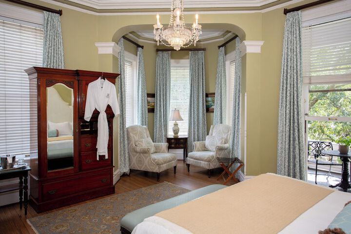Room 95 of 141
