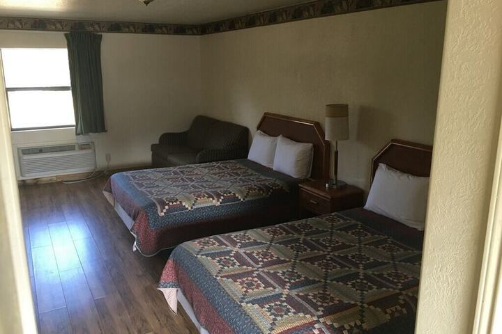 Whispering Creek Lodging & RV Resort