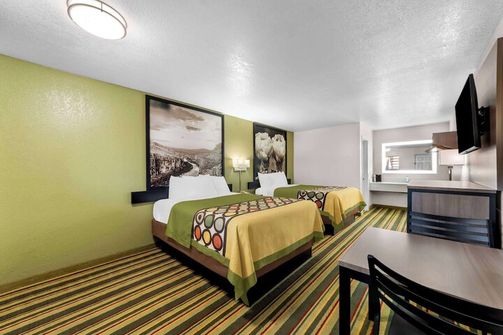 Room 27 of 44