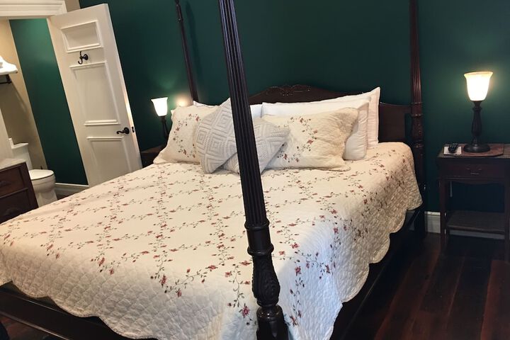 Room 28 of 31