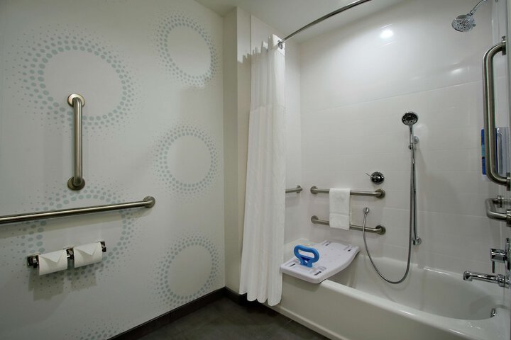 Room 20 of 38