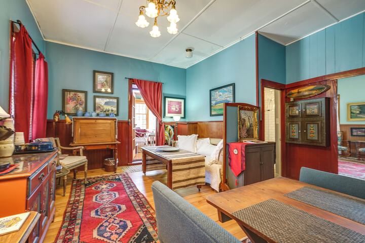 Lake Pepin Getaway w / Pond Walk to Restaurants!