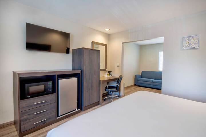 Room 12 of 23