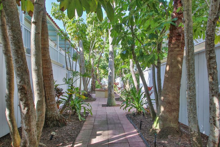Tortuga Inn Beach Resort