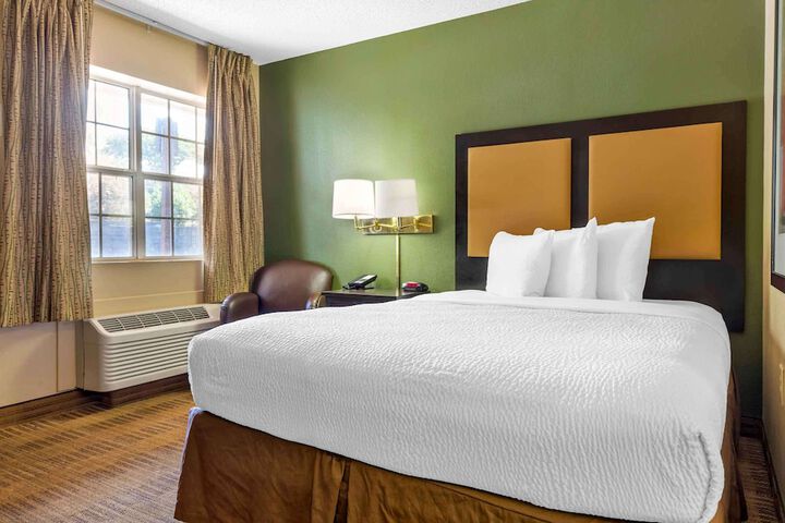 Room 21 of 28
