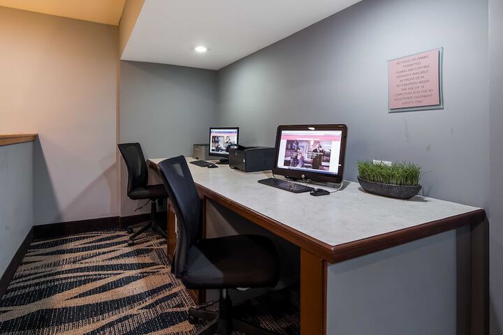 Business Center 19 of 19