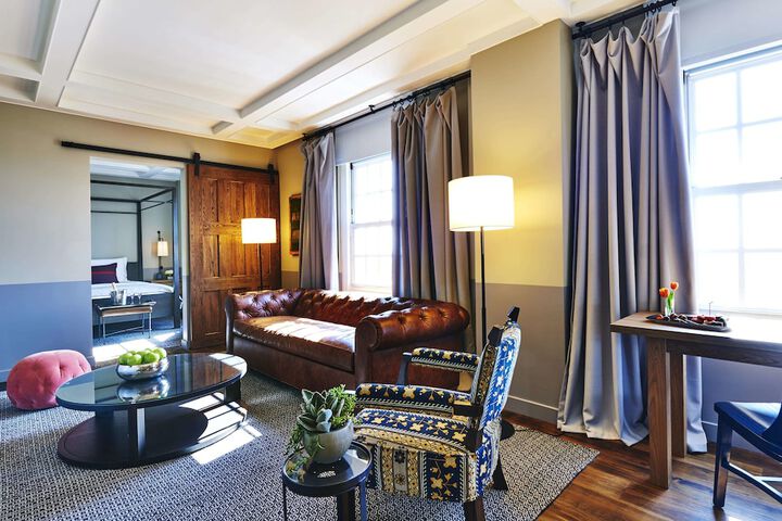 Room 14 of 82