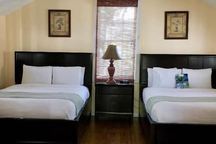 Room 53 of 259