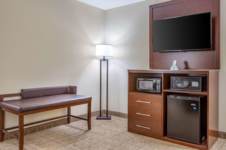 Room 30 of 46