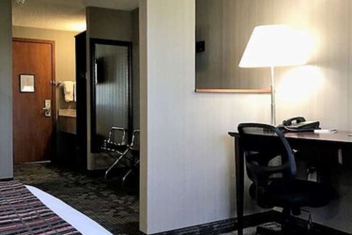 Room 25 of 43