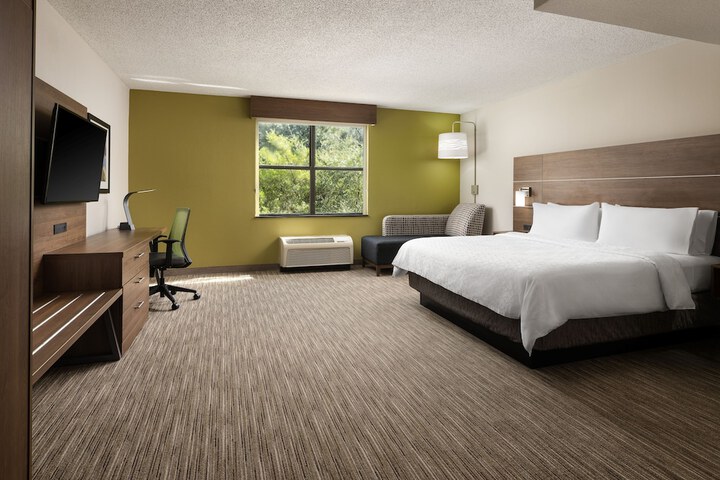 Room 8 of 22