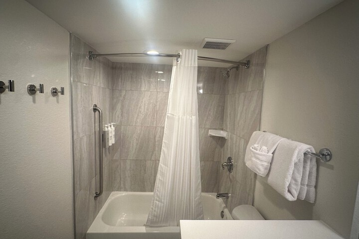 Room 13 of 41