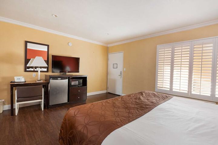 Room 27 of 57