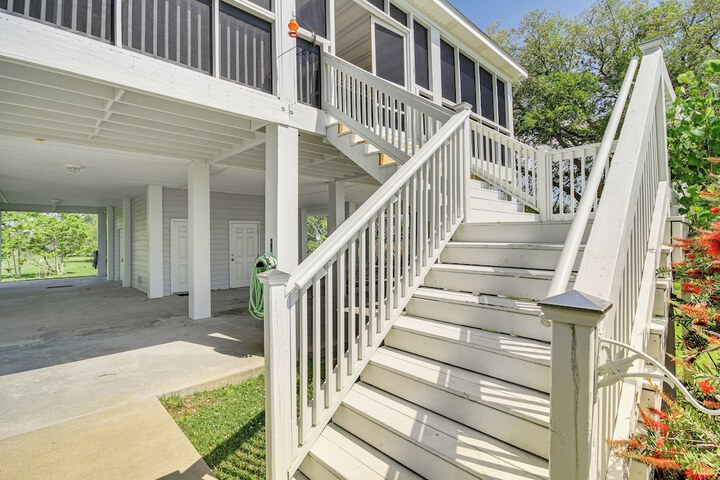 Waveland Vacation Rental - Walk to the Beach!