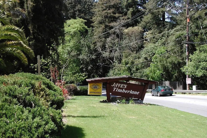JAYES TIMBERLANE RESORT