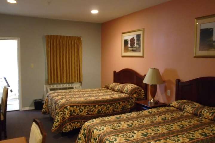 Town House Motel
