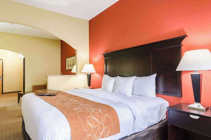 Comfort Suites Salina South