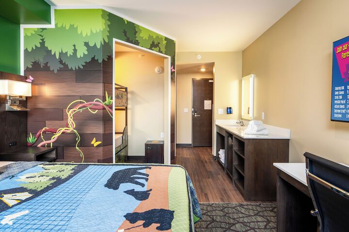 Country Cascades Waterpark Resort