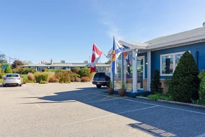 Coastal Inn Kingfisher