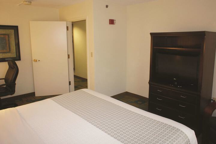 La Quinta Inn & Suites by Wyndham Boston Somerville