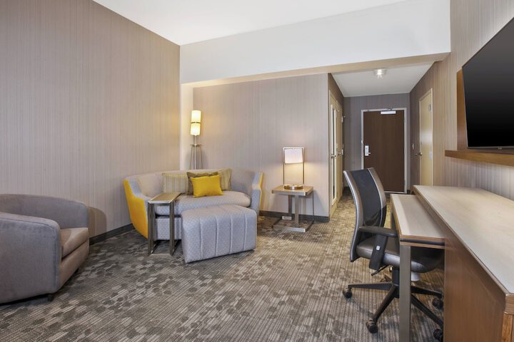 Room 18 of 37