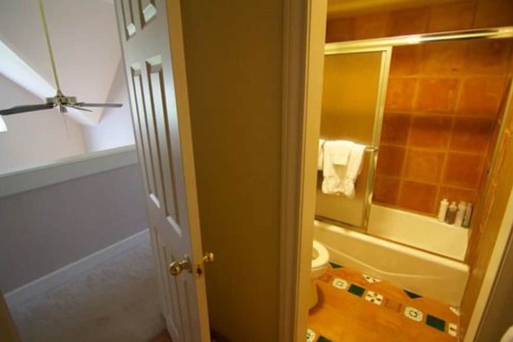 Room 42 of 49