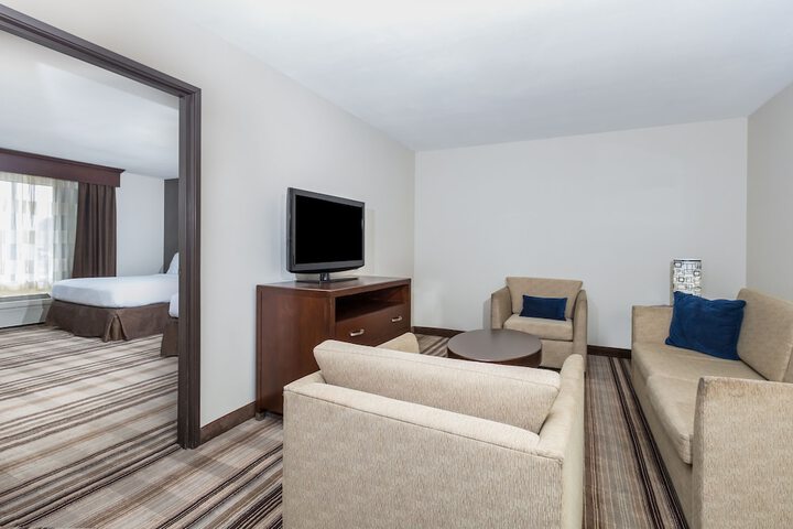 Room 21 of 34