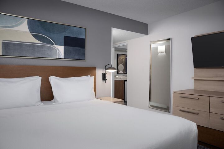 Room 34 of 73