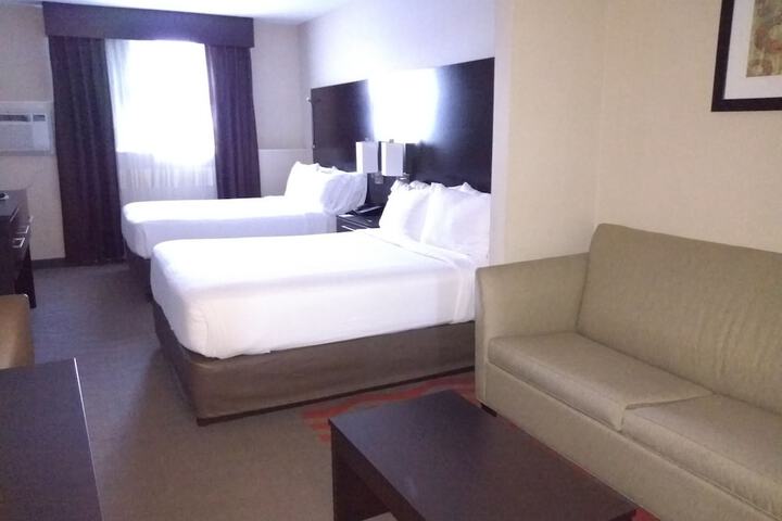 Room 30 of 99