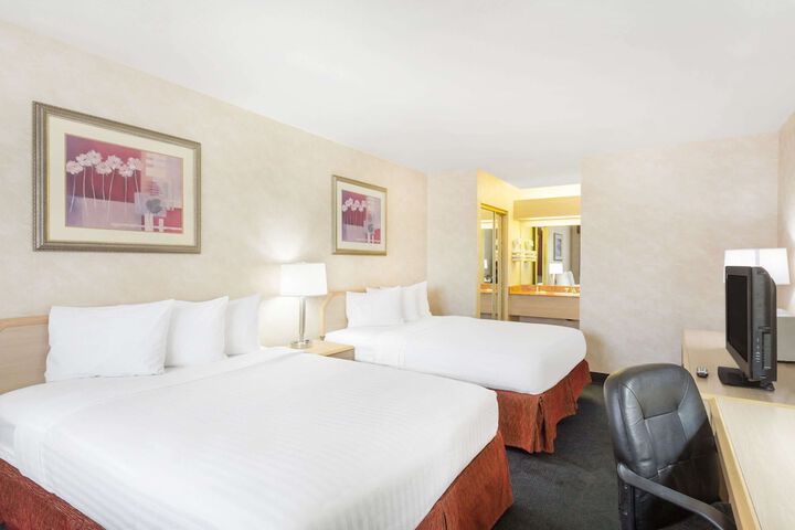 Room 15 of 37