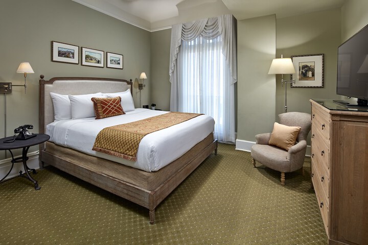 Room 44 of 60