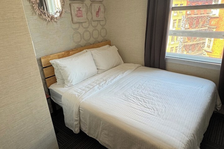 Room 31 of 89