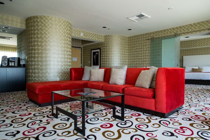Room 48 of 67
