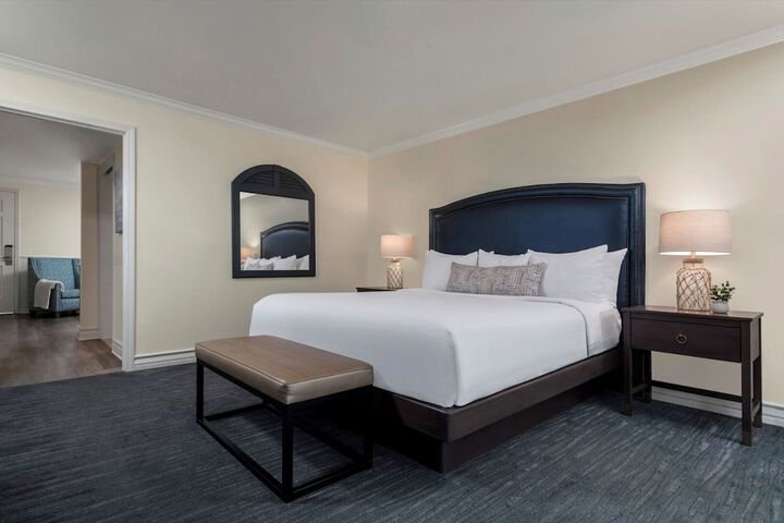 Avila Lighthouse Suites
