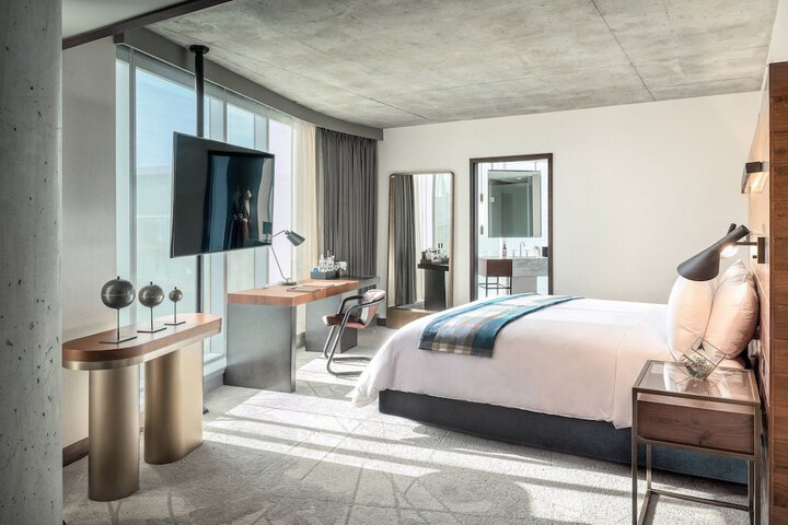 Room 29 of 102