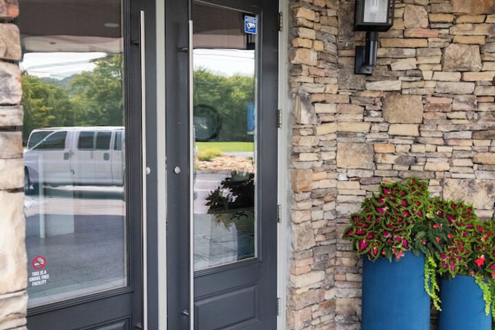 Twin Mountain Inn & Suites