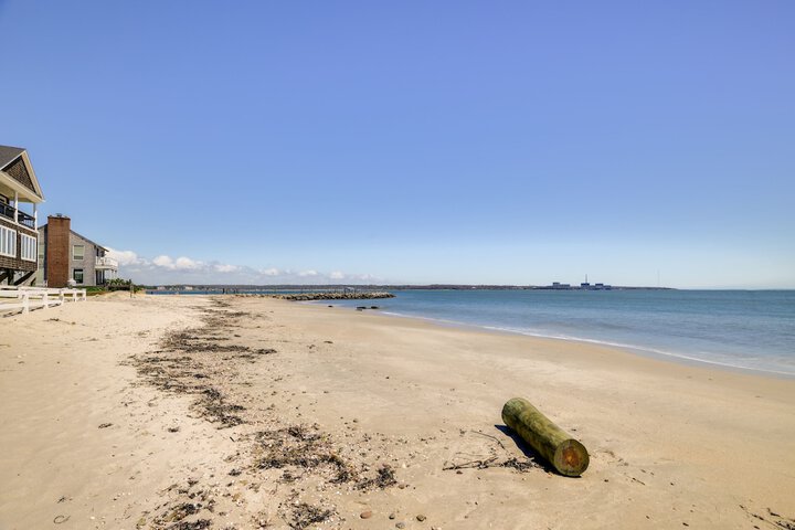 Charming Niantic Vacation Rental: Walk to Beach!