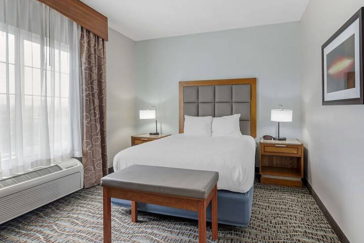 Best Western Plus Peppertree Inn at Omak