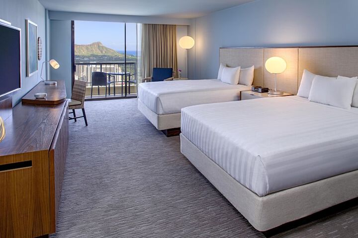 Hyatt Regency Waikiki Beach Resort & Spa