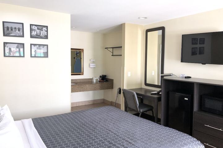 Room 35 of 38