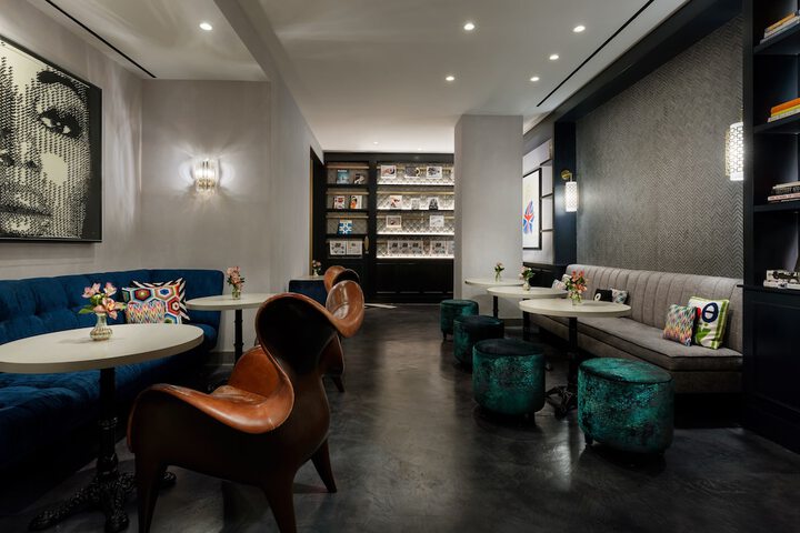 Lounge 50 of 58