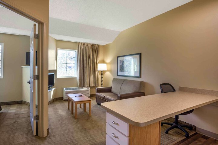 Room 14 of 30