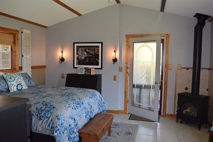 The Bluff on Whidbey B & B