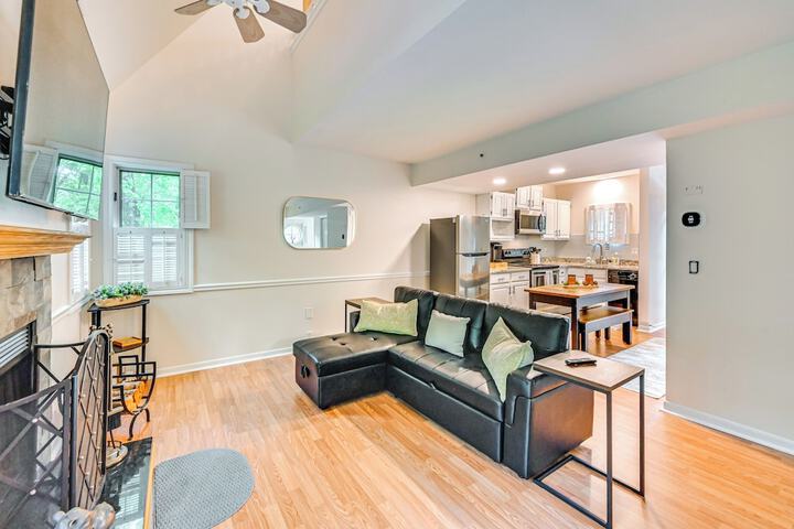 1 Mi to Mohegan Sun: Studio w / Pool Access