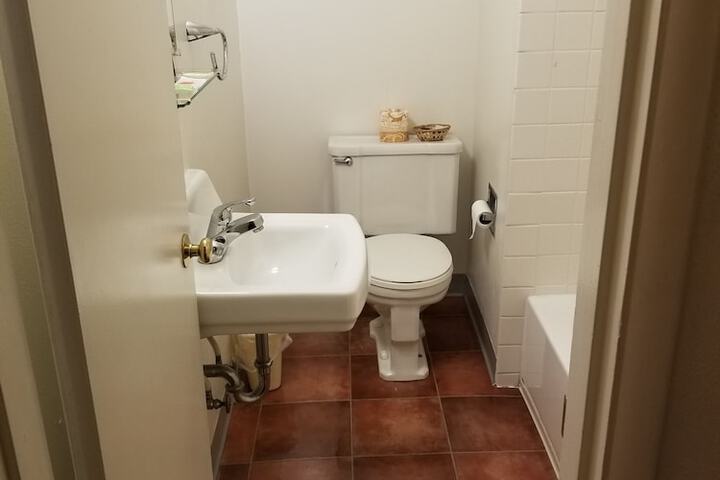 Room 35 of 52