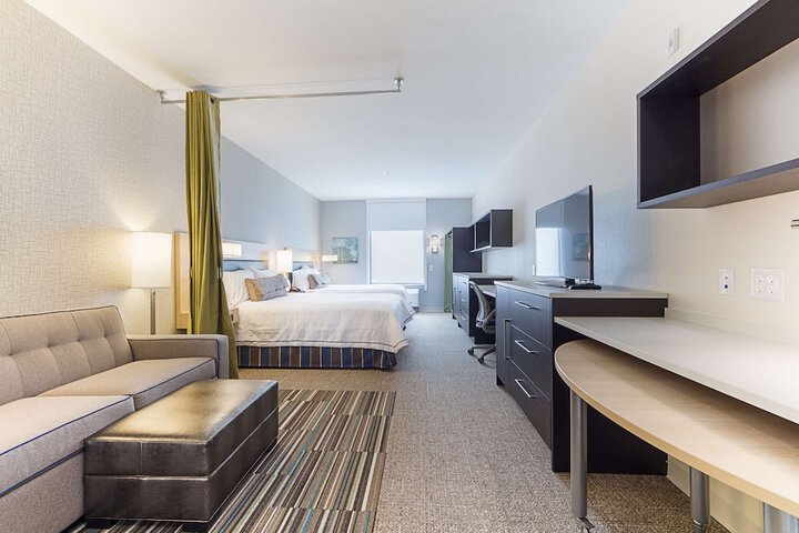 Room 32 of 50