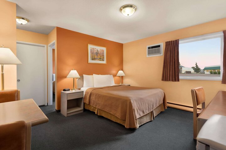 Room 9 of 14