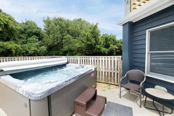 Climate Change - Duck Sea Tern, Oceanside, 280 Yds to Beach, Pool, Hot Tub, Pets OK