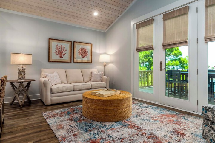 Luxe Family Condo w / Gulf View in Dauphin Island!